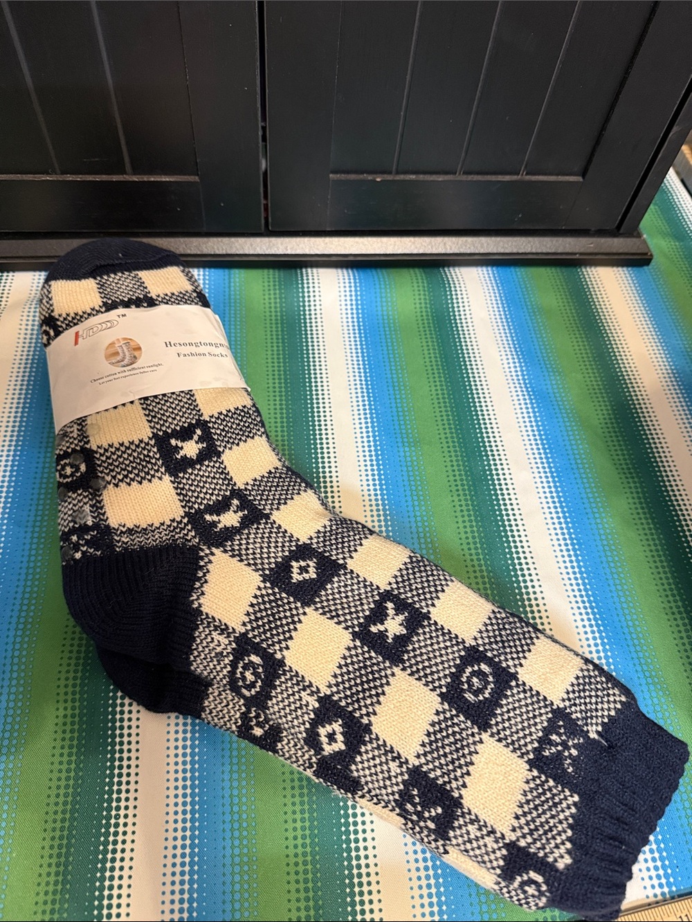 Check Pattern Crew No-Slip Socks - Navy and Cream